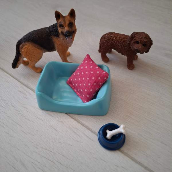 Schleich - koirasetti, peti ja tarvikkeet + 1 koira Tampere - photo 1