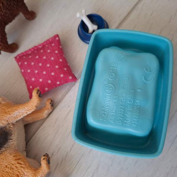 Schleich - koirasetti, peti ja tarvikkeet + 1 koira Тампере - изображение 4