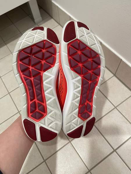 Nike treenikengät Mustasaari - valokuva 4