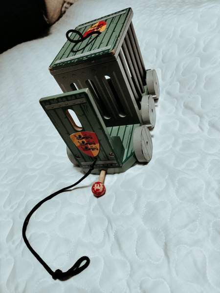 Puinen tyrmävaunu ammuksella Joensuu - valokuva 2