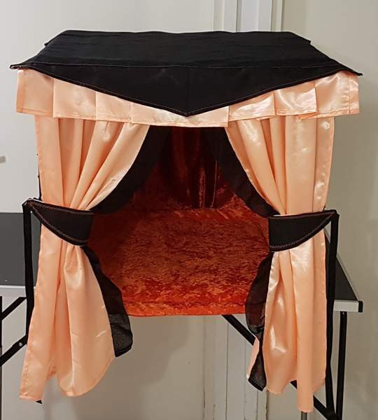 Kissanäyttelyverhot oranssi Vantaa - valokuva 1