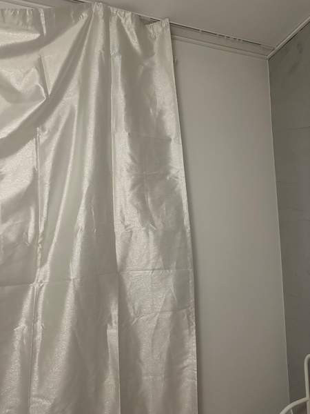 Vallila vaalea hohtolanka/glitterverho 250cm Vantaa - valokuva 1