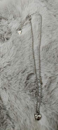 Guess hopeinen kaulakoru Тампере - изображение 1