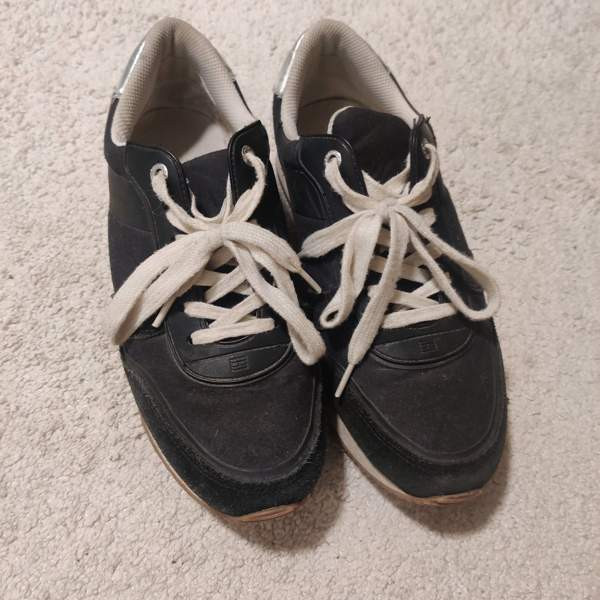 Tommy Hilfiger tennarit 39 Кангасала - изображение 4