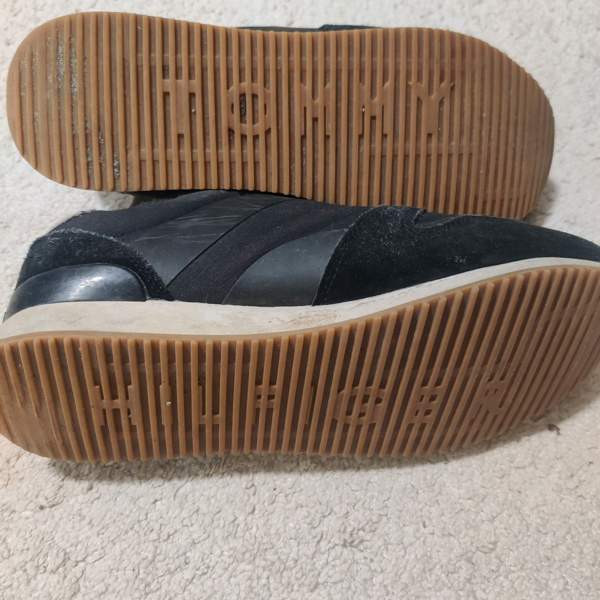 Tommy Hilfiger tennarit 39 Кангасала - изображение 3