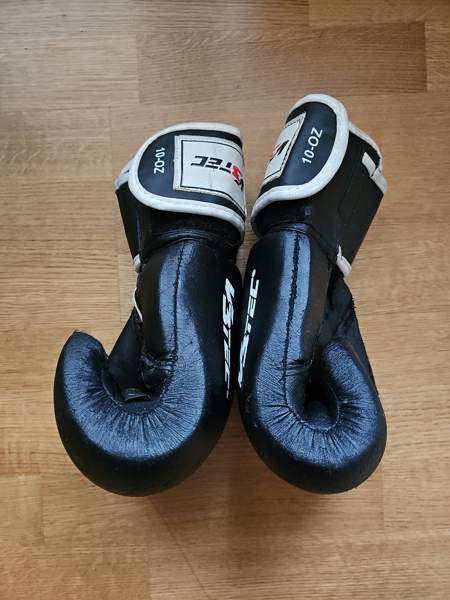 Nyrkkeilyhanskat 10oz Vantaa - valokuva 4