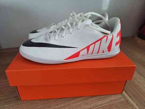 Nike Vapor jalkapallokengät sisäkentille 38.5 Vantaa