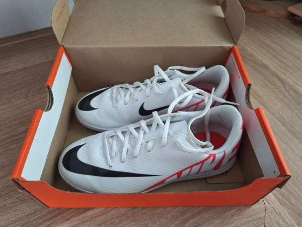 Nike Vapor jalkapallokengät sisäkentille 38.5 Vantaa - photo 1