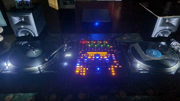 Reloop Rp-8000 mk1 dj levysoittimet + Behringer Ddm4000 mikseri + muuta Sastamala – foto 6