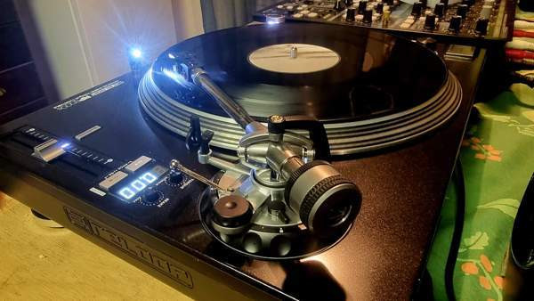 Reloop Rp-8000 mk1 dj levysoittimet + Behringer Ddm4000 mikseri + muuta Sastamala – foto 2