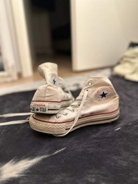 Pitkävartiset converset Kuopio - valokuva 1