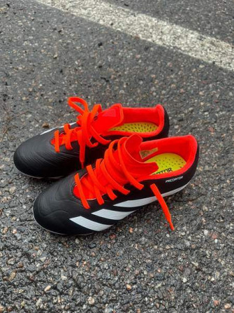 Adidas Predator -nappikset, koko 34, Uudet! Turku - valokuva 1