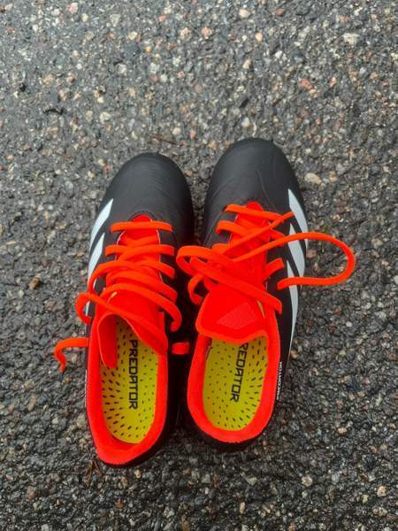 Adidas Predator -nappikset, koko 34, Uudet! Турку - изображение 2