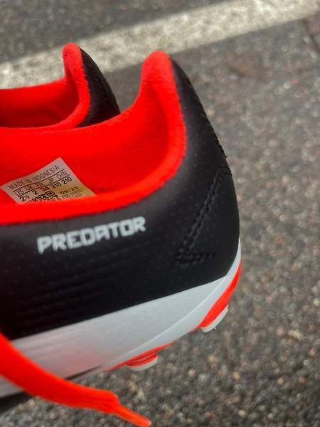 Adidas Predator -nappikset, koko 34, Uudet! Турку - изображение 3