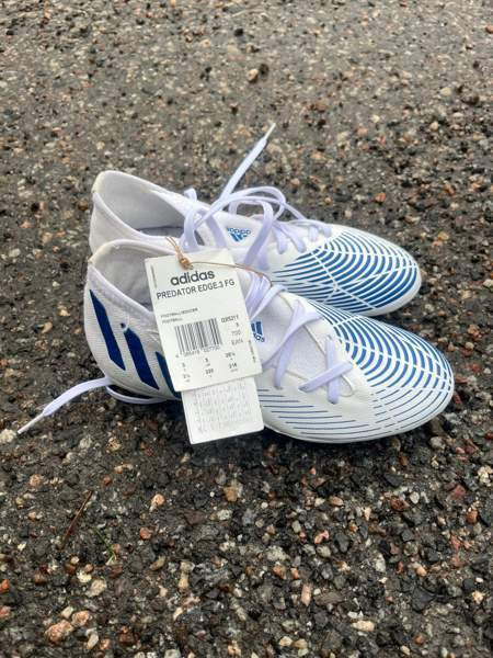 Adidas Predator Edge .3 -nappikset, koko 35 1/3 Турку - изображение 1