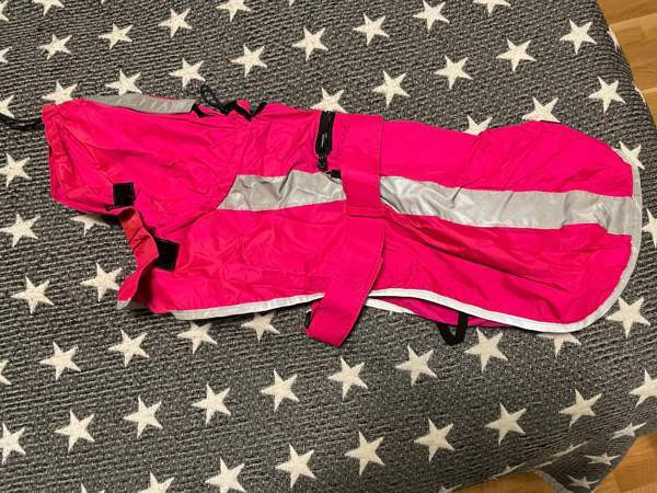 Pinkki Hurtta koiran sadetakki 45cm Jyvaeskylae – foto 1