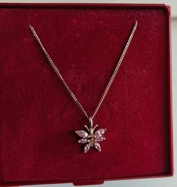 Perhonen kaulakoru -Tammer Kulta Laihia - valokuva 1