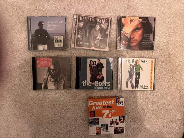 CD levyjä enimmäkseen suomalaista musiikkia Vantaa - valokuva 2