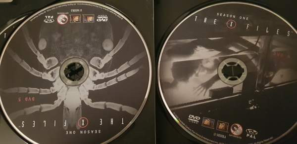 X-Files sarja 1. Tuotantokausi DVD Vantaa - valokuva 5