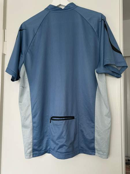 2kpl miesten urheilupaitaa Helsinki - photo 2