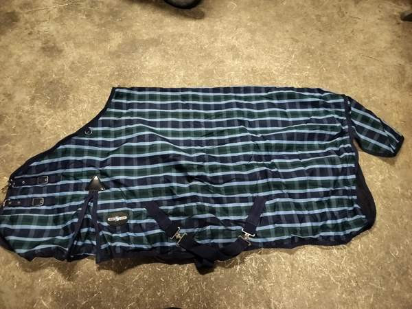 Myydään 125cm loimia (mm. Eskadron, Horse Comfort) edullisesti Kemiönsaari – foto 3