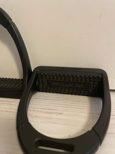 Compositi muovijalustimet Helsinki – foto 2