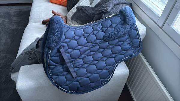 MATTES lampaankarva satulahuopa etu ja takakarvalla Kempele - изображение 1