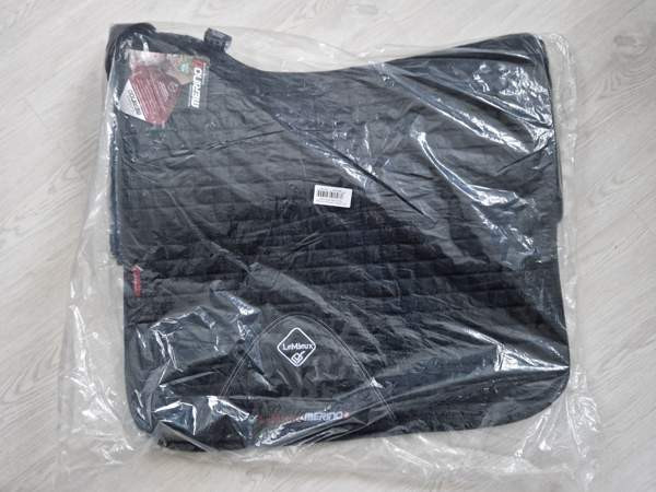 LeMieux Merino+ koulusatulahuopa lampaankarvalla FULL Туусула - изображение 1