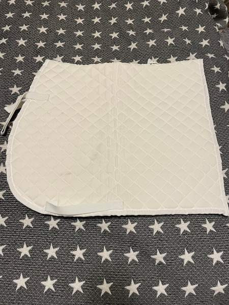 Eskadron valkoinen koulusatulahuopa Jyvaeskylae – foto 1