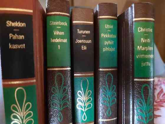 Kirjoja mm Sheldon, Steinbeck, Utrio Vaasa