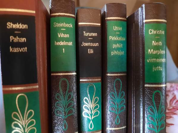 Kirjoja mm Sheldon, Steinbeck, Utrio Vaasa – foto 2