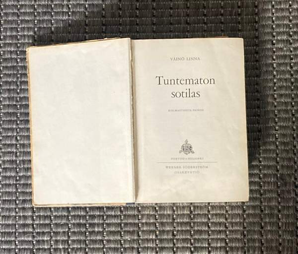 Väinö Linna Tuntematon Sotilas Helsinki - valokuva 2