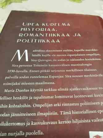 Ommelten välinen aika. Maria Duenas. Salo