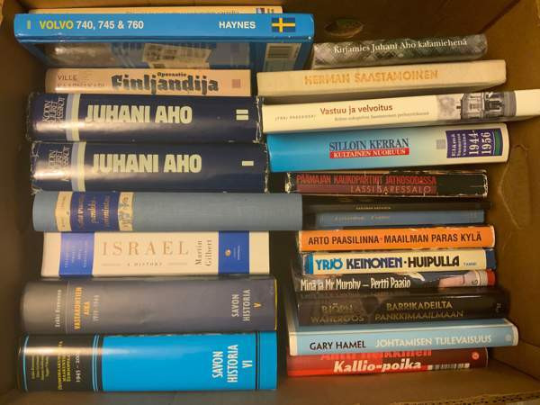 Kirjoja Oulu - valokuva 1