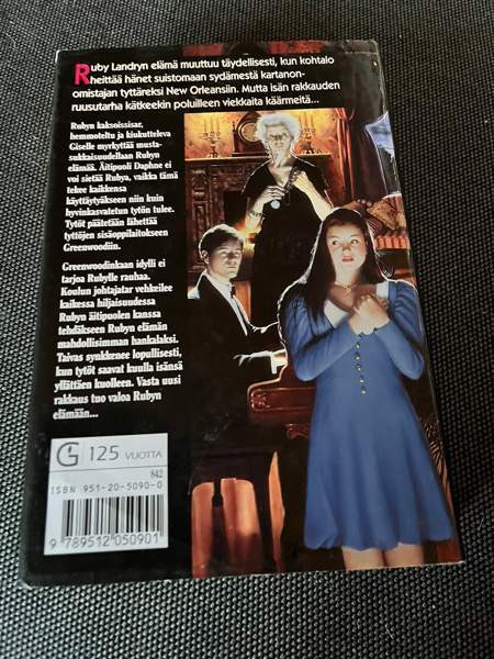 Käärmeitä ruusutarhassa teos Tammela - valokuva 2