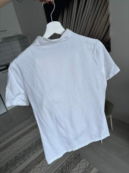 Kilpailuasu paita ja housut Helsinki - valokuva 2