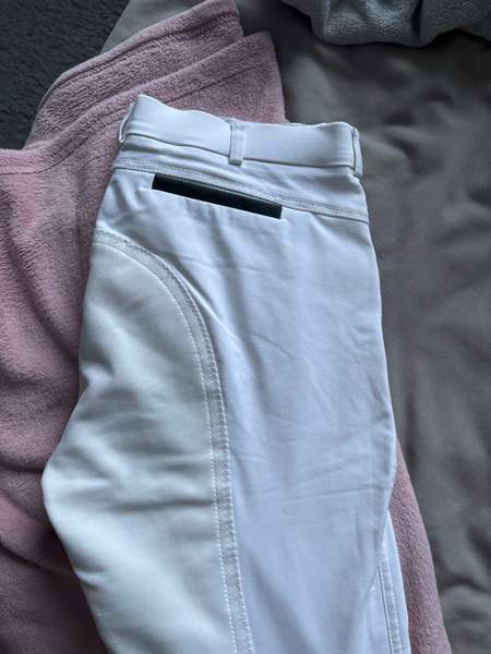 Kilpailuasu paita ja housut Helsinki - valokuva 3