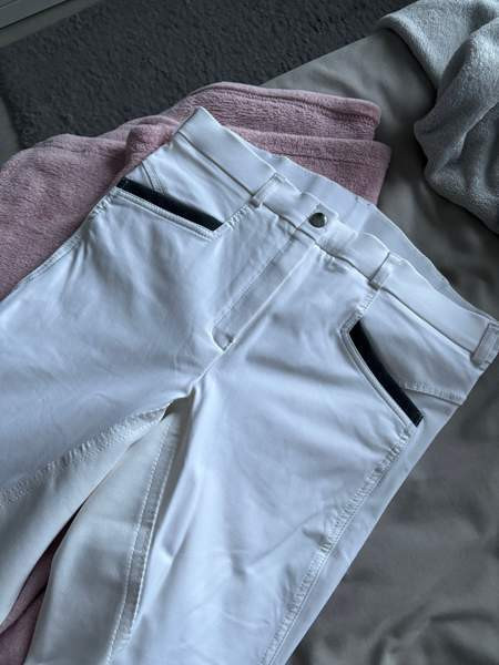 Kilpailuasu paita ja housut Helsinki - valokuva 4