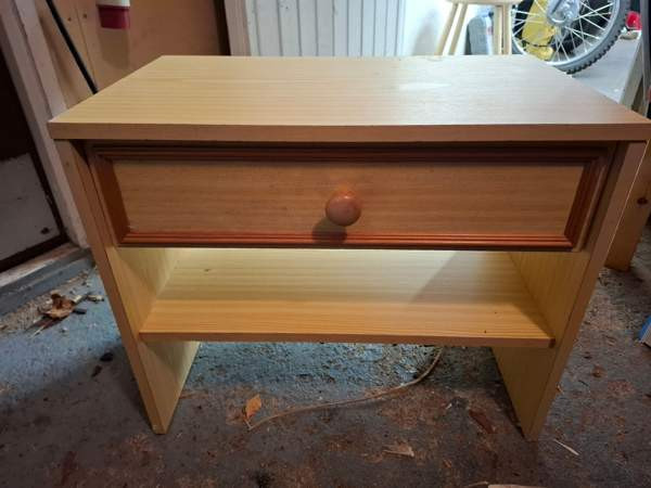 Myydään yöpöytä Nurmes - изображение 1