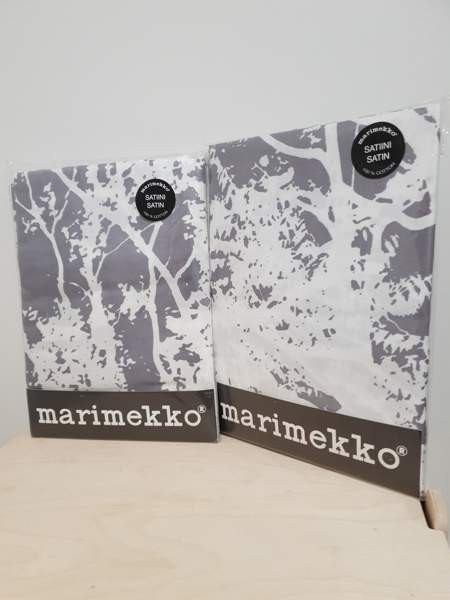 Käyttämättömät Marimekon isot  Tuuli satiinityynyliinat Helsinki - valokuva 1