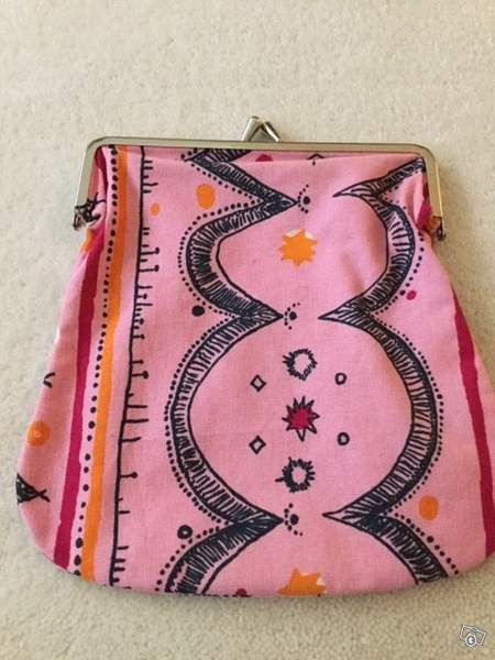 Marimekko vaaleanpunainen kukkaro Keuruu – foto 2