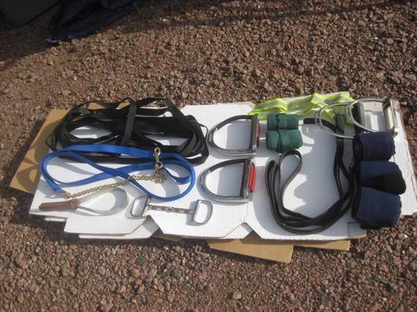 Myydään hevostarvikkeita, juoksutusliina, ketjuriimunnaru jne. Kotka - valokuva 1