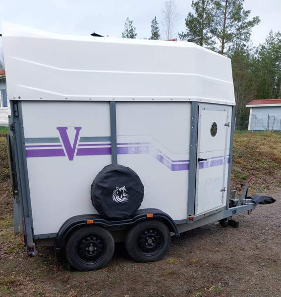 Hevostraileri wärmlandsvagnen Hamina - valokuva 1