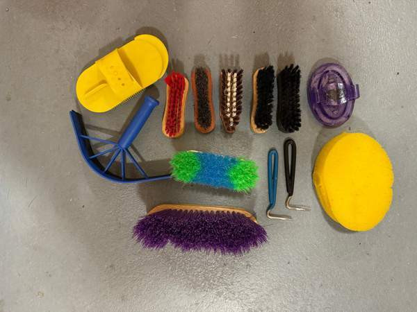 Käyttämättömiä hevostarvikkeita Turku - valokuva 1