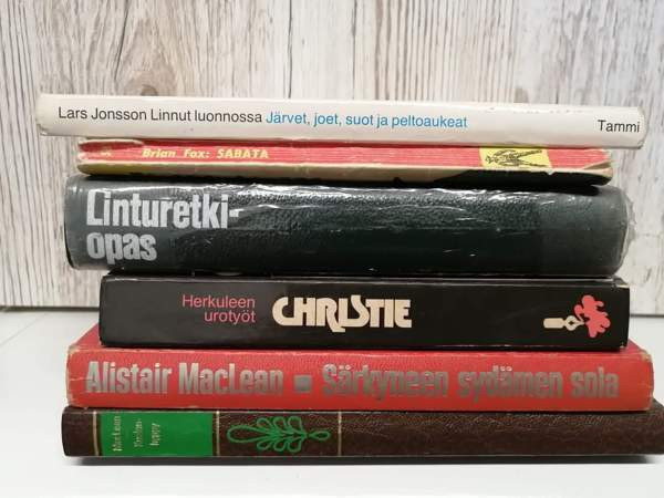 Kirjat annetaan Riihimäki - valokuva 1