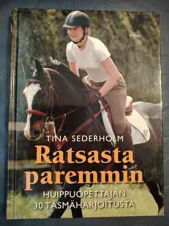 Hevoskirjoja yhdessä tai erikseen. Loviisa