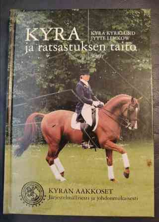 Hevoskirjoja yhdessä tai erikseen. Loviisa