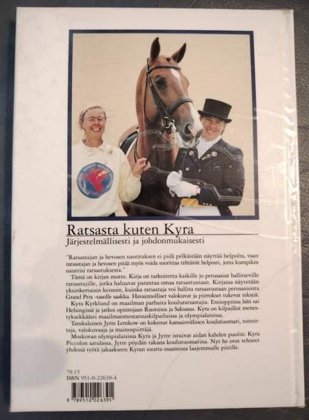 Hevoskirjoja yhdessä tai erikseen. Loviisa - valokuva 2