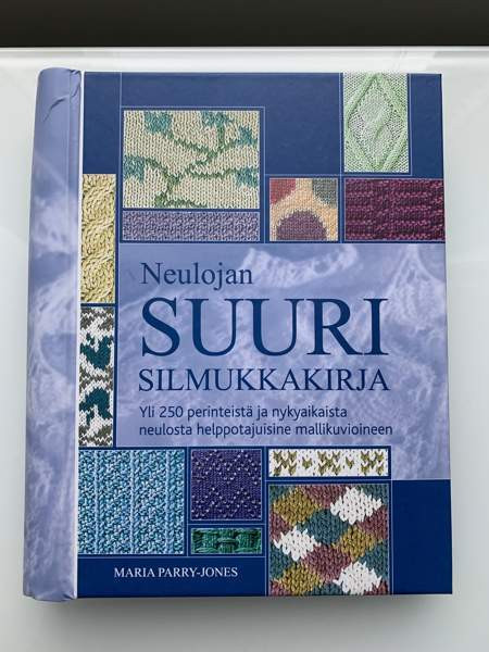 Neulojan suuri silmukkakirja Seinäjoki - valokuva 1