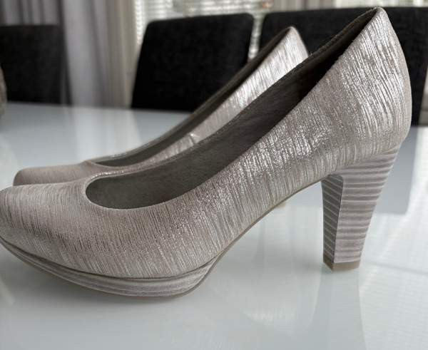 Hopeanväriset korkokengät 35 Yloejaervi - изображение 1